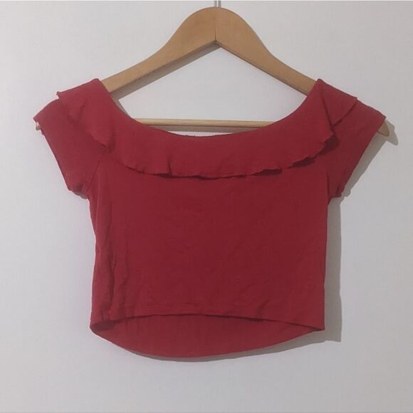 Me to We Red Ruffle Crop Top Size Small - Picture 3 of 3